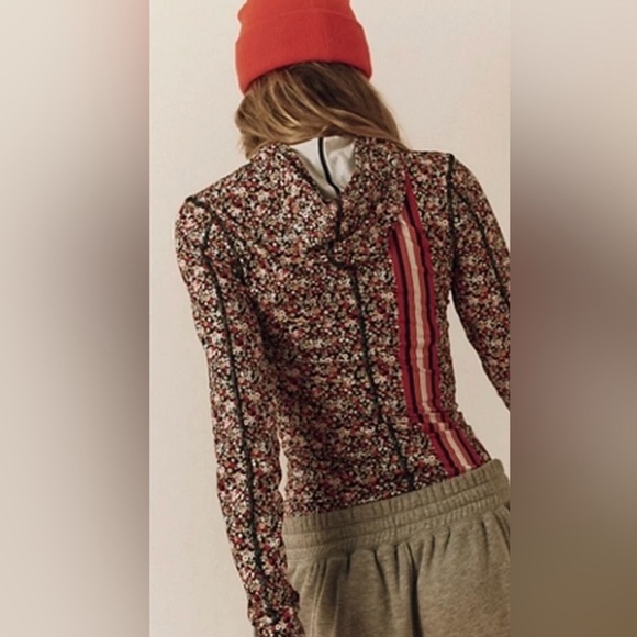 Free People Movement Misty Morning Printed Layer Hoodie Large NWT - Picture 1 of 4